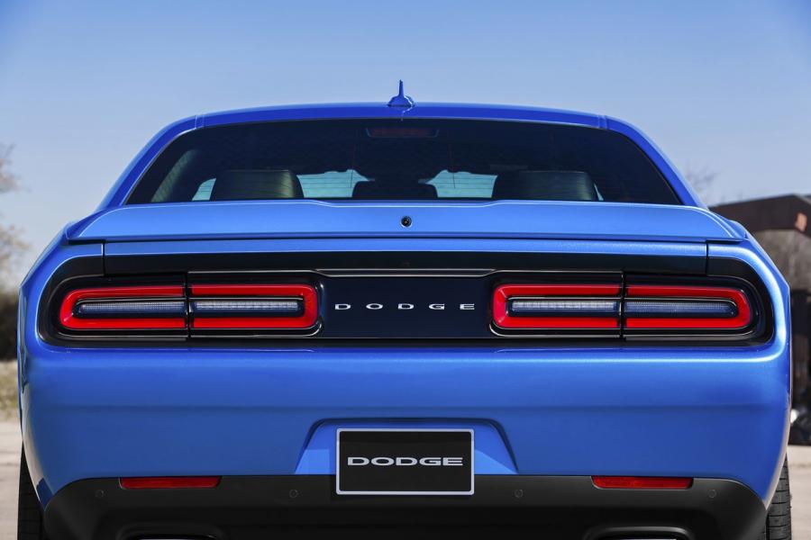  Dodge Challenger SXT 2015 года  (фото 15 из 59)